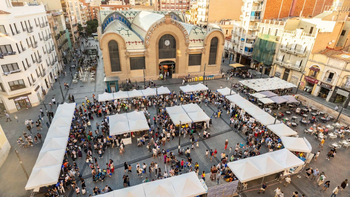 La plaça Corsini serà aquest divendres i dissabte l’epicentre de la Nit de la Recerca amb més d’una cinquantena de tallers oberts.