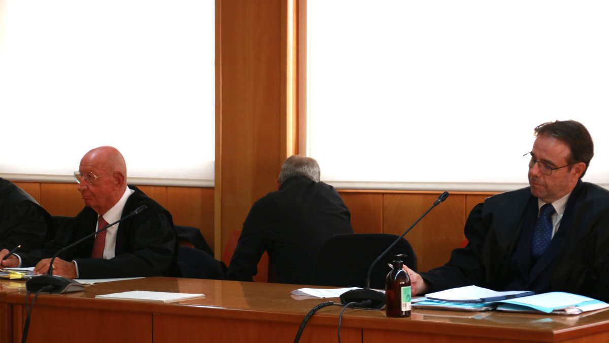 Es van examinar al voltant d'unes 200 persones a les autoescoles Roquetes-Temple entre el febrer i el juny de 2012.
