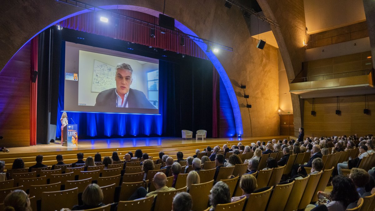 La Fundación Rosa Maria Vivar ofreció varias ponencias de expertos de ámbito internacional.