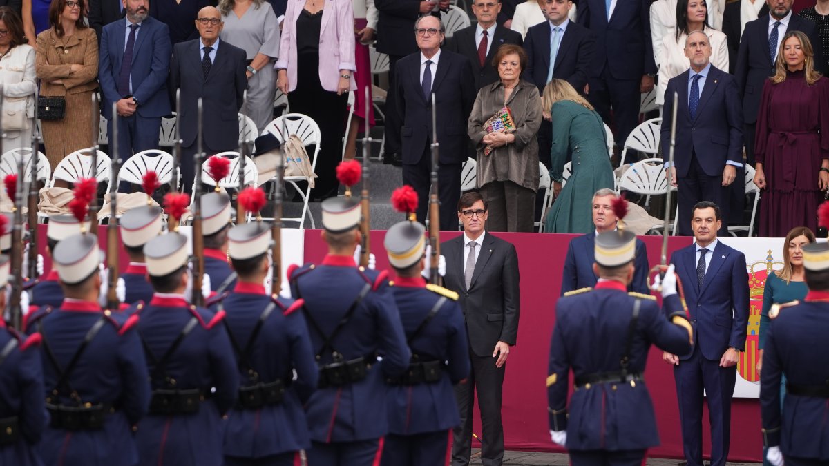 El president de la Generalitat, Salvador Illa, a la desfilada militar del 12 d'octubre, a Madrid