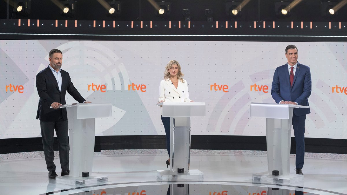 Imatge d'arxiu de Pedro Sánchez, Yolanda Díaz i Santiago Abascal, al debat a tres de TVE