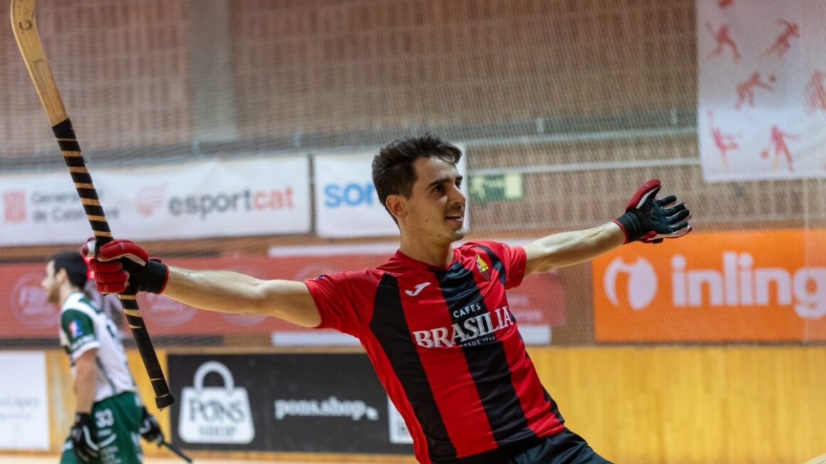 El jugador del Reus Deportiu, Marc Julià, celebrant un gol.