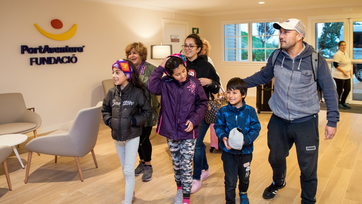 Fotografia d'una de les famílies acollides al Dreams Village per a gaudir de l'oci inclusiu