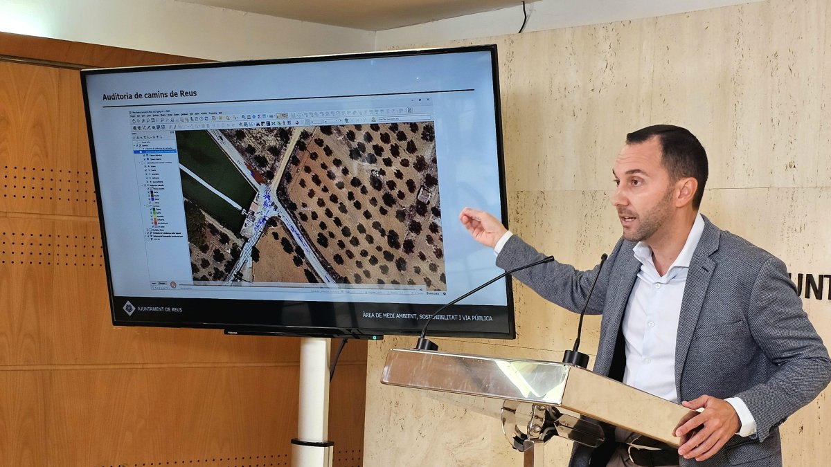 El regidor Daniel Rubio presenta l'auditoria de camins de Reus.