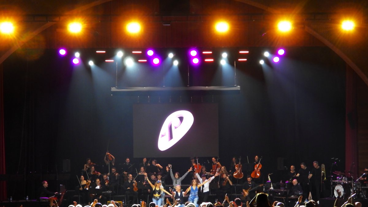 Imagen del décimo concierto solidario de Mamapop