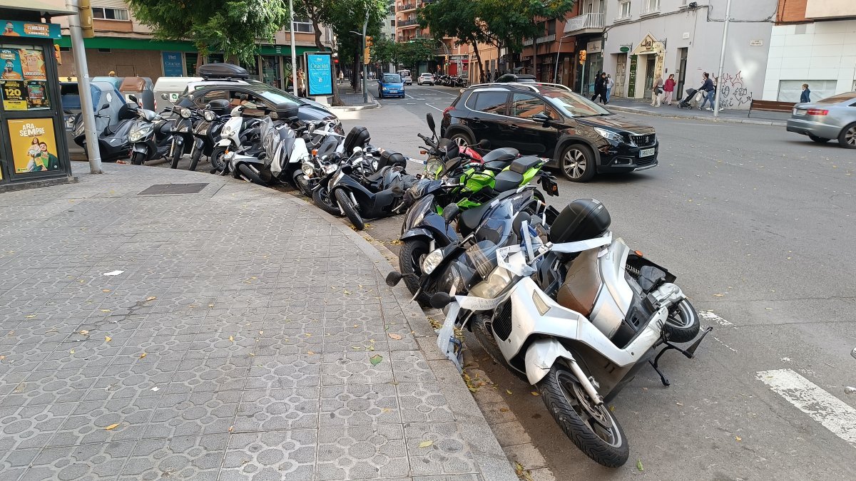 Imagen de las motos afectadas por los actos de vandalismo esta madrugada