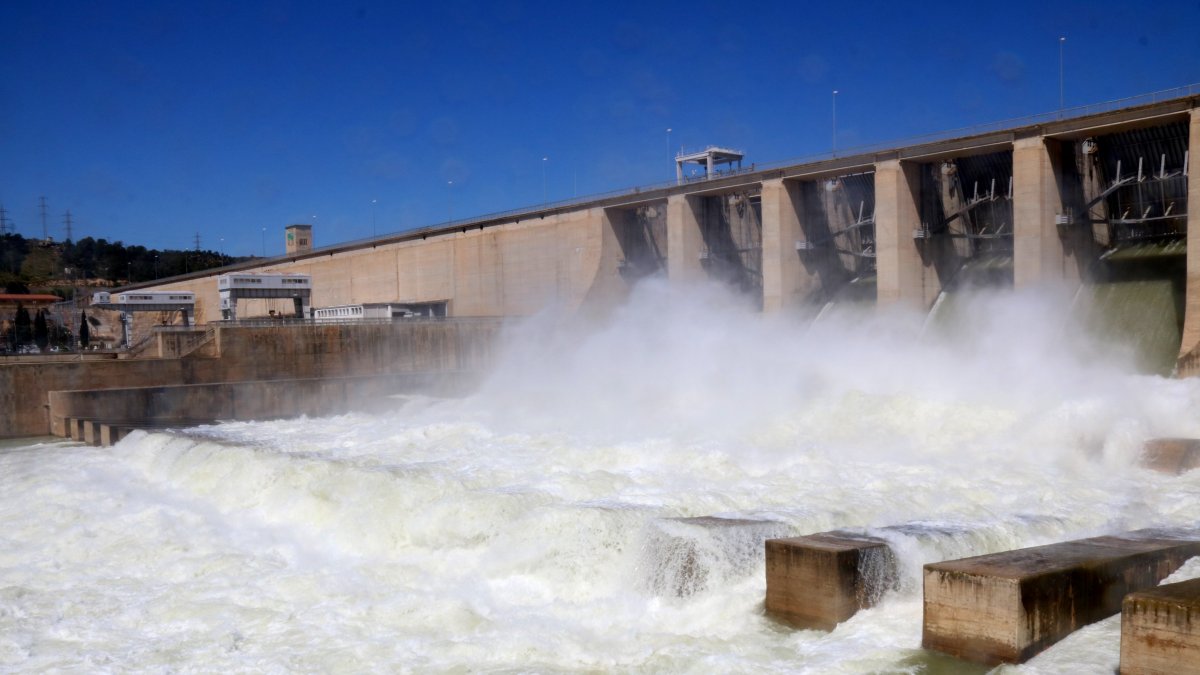 Paralelamente, la acusación particular ha pedido informes periciales sobre el estado real de los desagües de fondo de las presas.