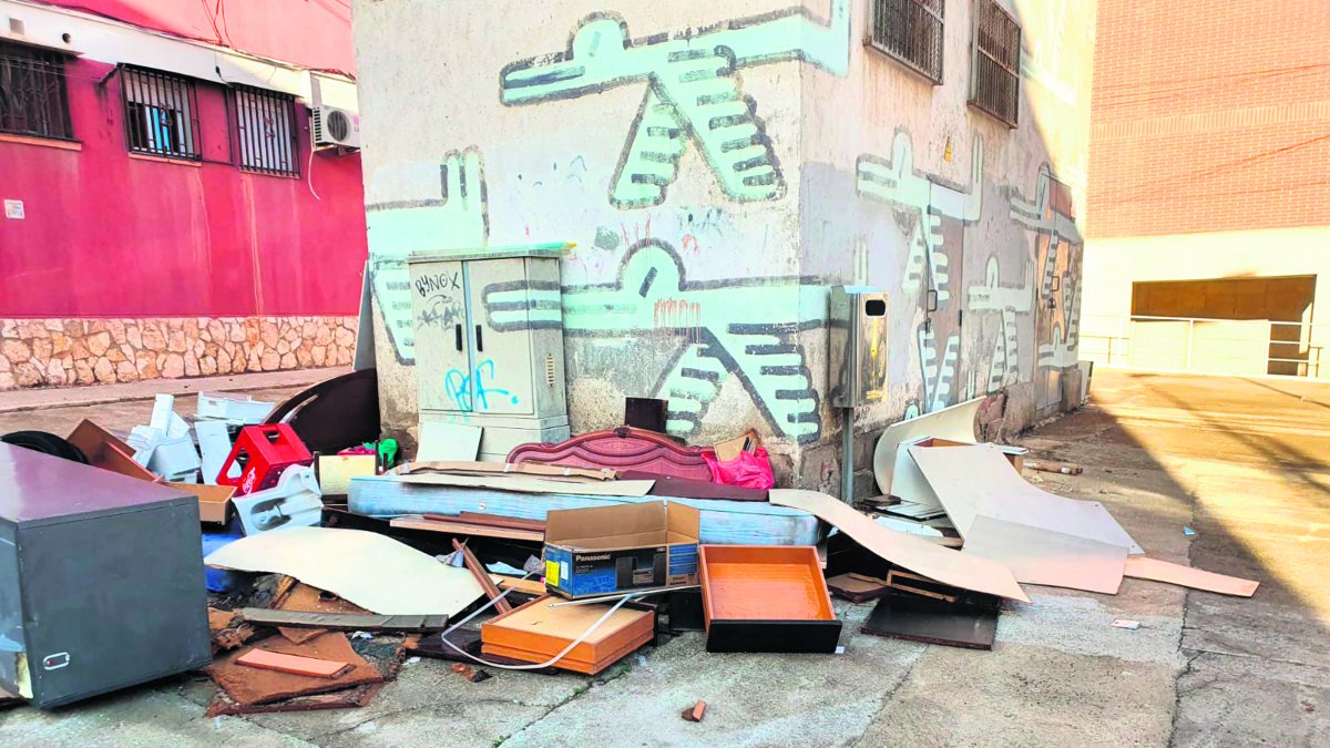 El cap de setmana s'ha intensificat la retirada de mobles a Ponent