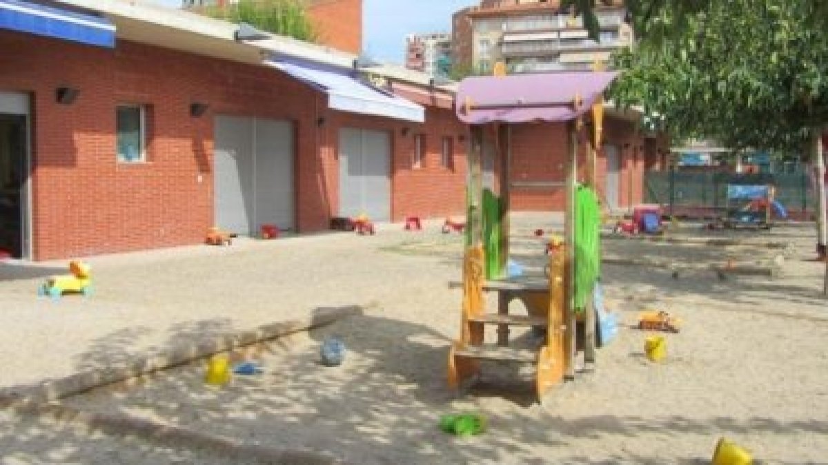 PSC, Junts i la consellera no adscrita han votat a favor de la proposta, ERC ha votat en contra i la resta de grups s'ha abstingut