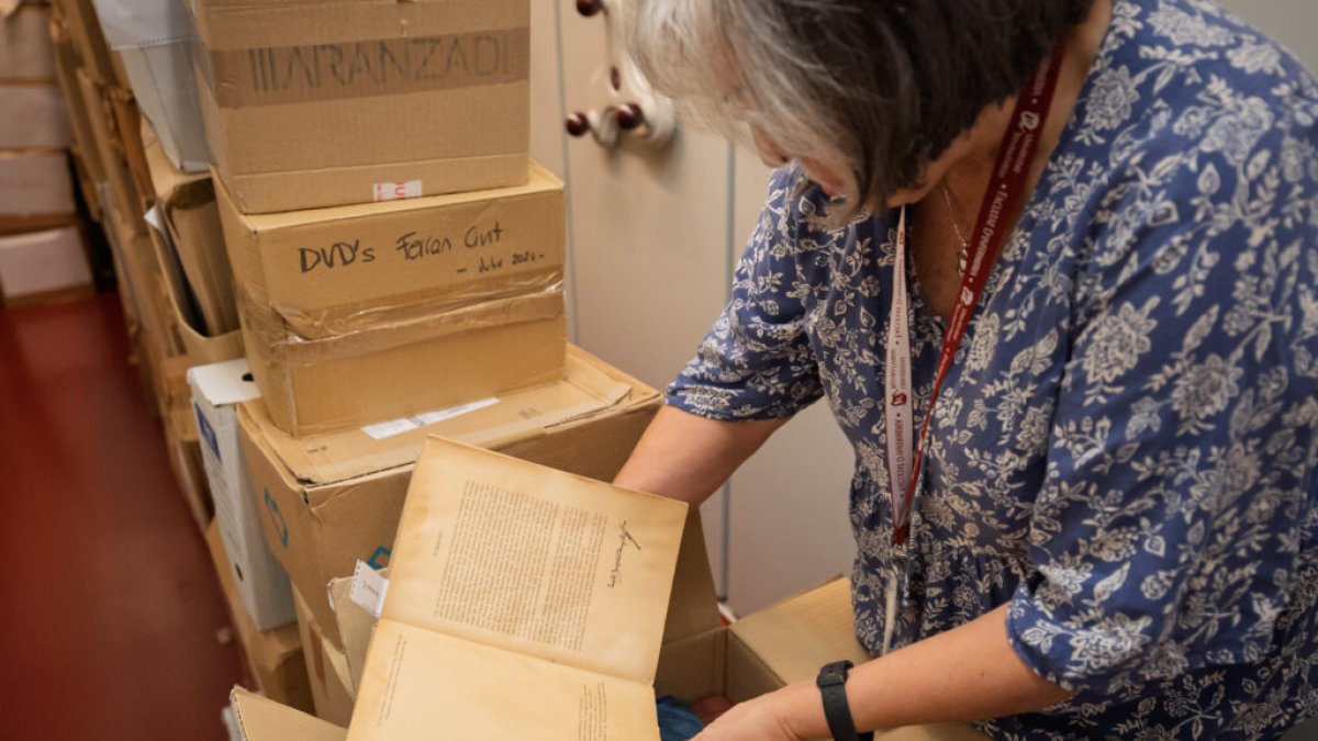 El fons de Ferran Çivit, en el moment de ser arxivat al CRAI campus Catalunya.