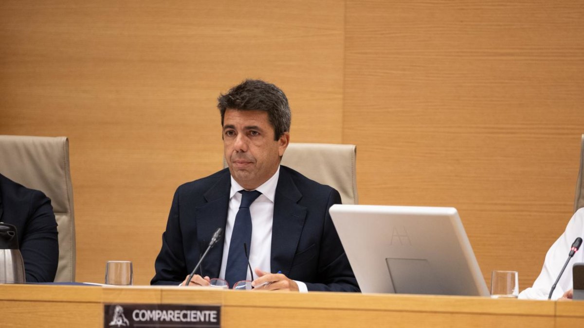 El presidente de la Generalitat Valenciana en funciones, Carlos Mazón, en la comisión de investigación del Congreso
