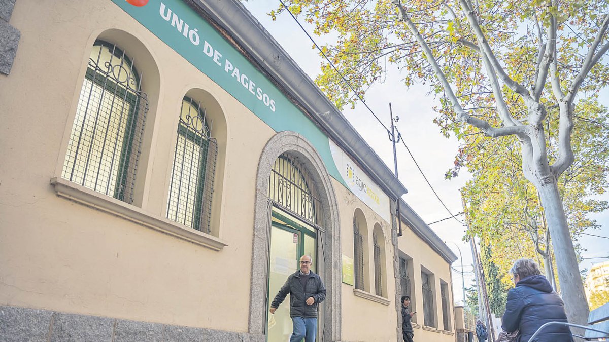 Fotografia de l'actual seu d'Unió de Pagesos a Reus, situada a l'avinguda dels Països Catalans.