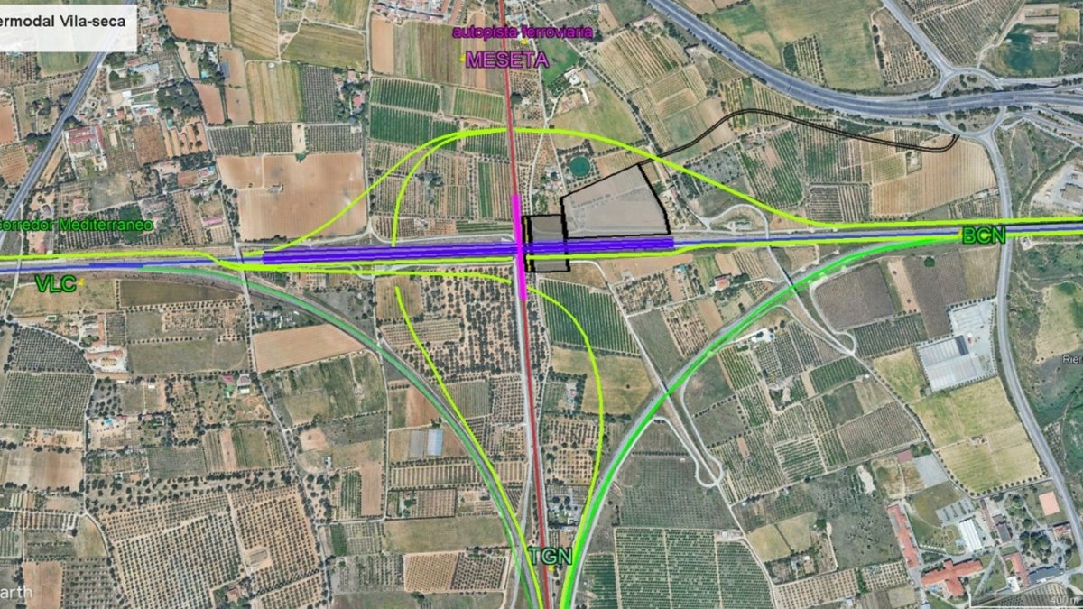 Imatge aèria del Nus de Vila-seca i on se situaria la futura estació intermodal i del tramvia.