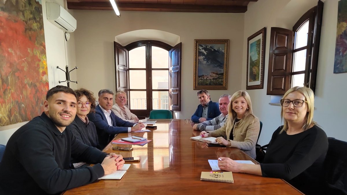 Representants dels municipis durant la reunió celebrada a Altafulla