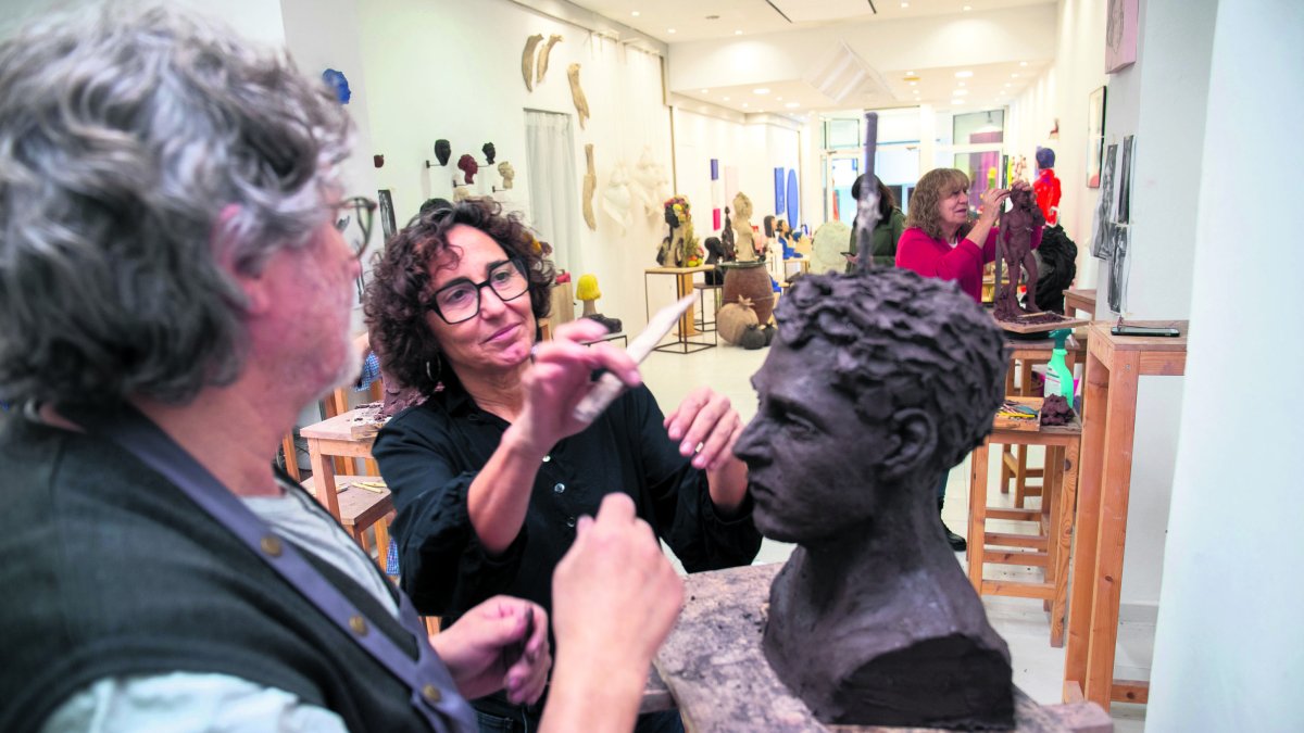 L’escultora Natàlia Ferré obrirà el seu estudi al carrer Reding de Tarragona.