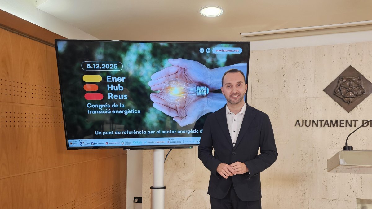 El regidor de l'àrea Medi Ambient i Sostenibilitat, Daniel Rubio, durant la presentació del congrés.