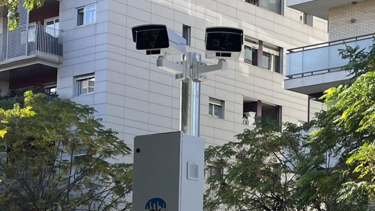 Imagen de las cámaras de la ZBE instaladas en la avenida Vidal i Barraquer.