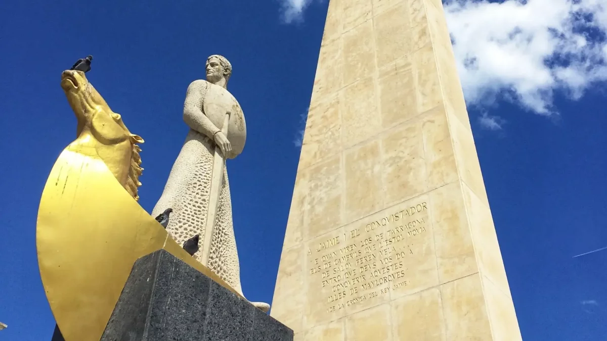 Imatge del monument al Rei Jaume I de Salou
