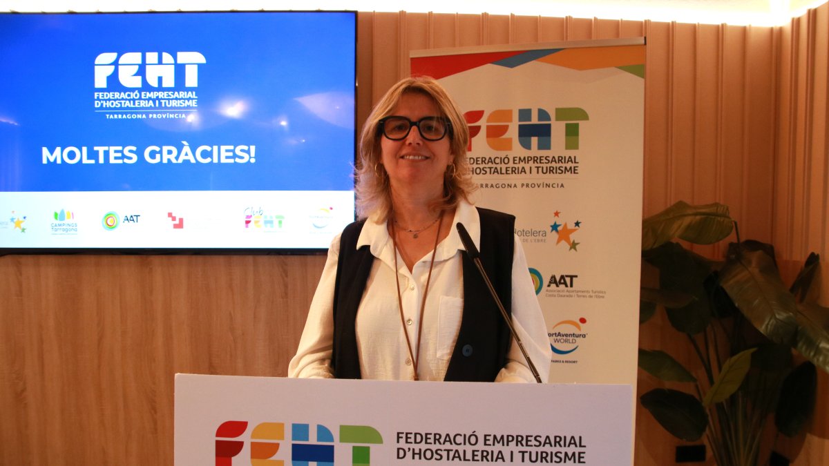 La presidenta de la Federación Empresarial de Hostelería y Turismo de la provincia de Tarragona (FEHT), Berta Cabré, en la presentación de los datos y balance turístico del 2025.