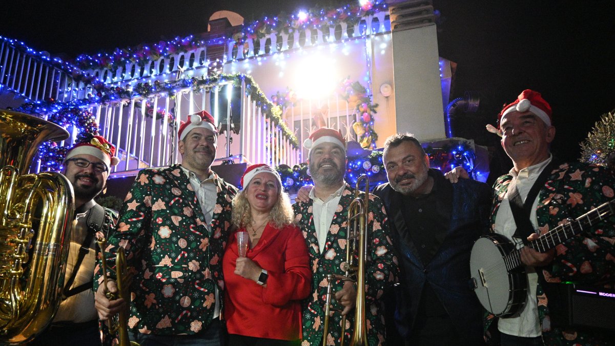 La Casa del Nadal del Catllar compta amb més de vint mil bombetes.