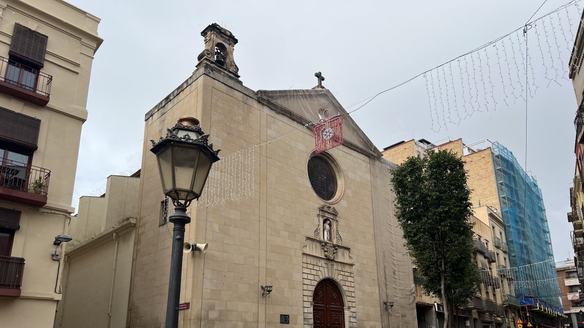Façana de la parròquia de la Puríssima Sang de Reus.
