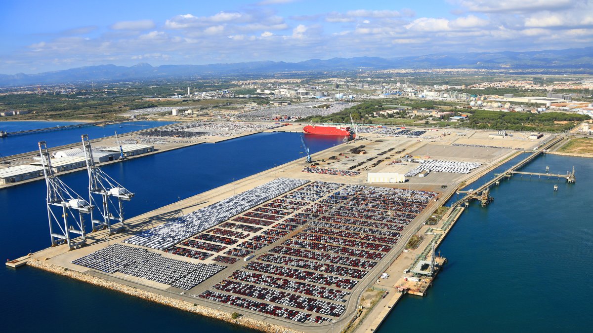 Imatge aèria del Moll d'Andalusia del Port de Tarragona.