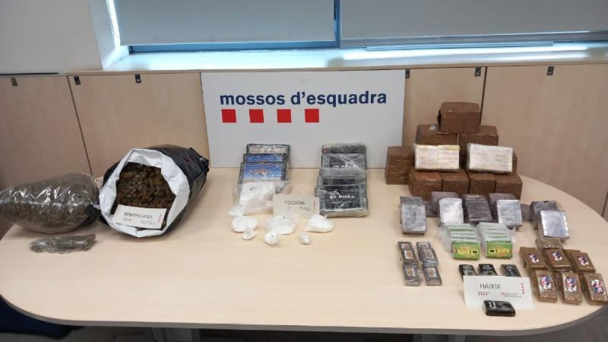 Els Mossos intervenen a Reus dos homes per tràfic de drogues