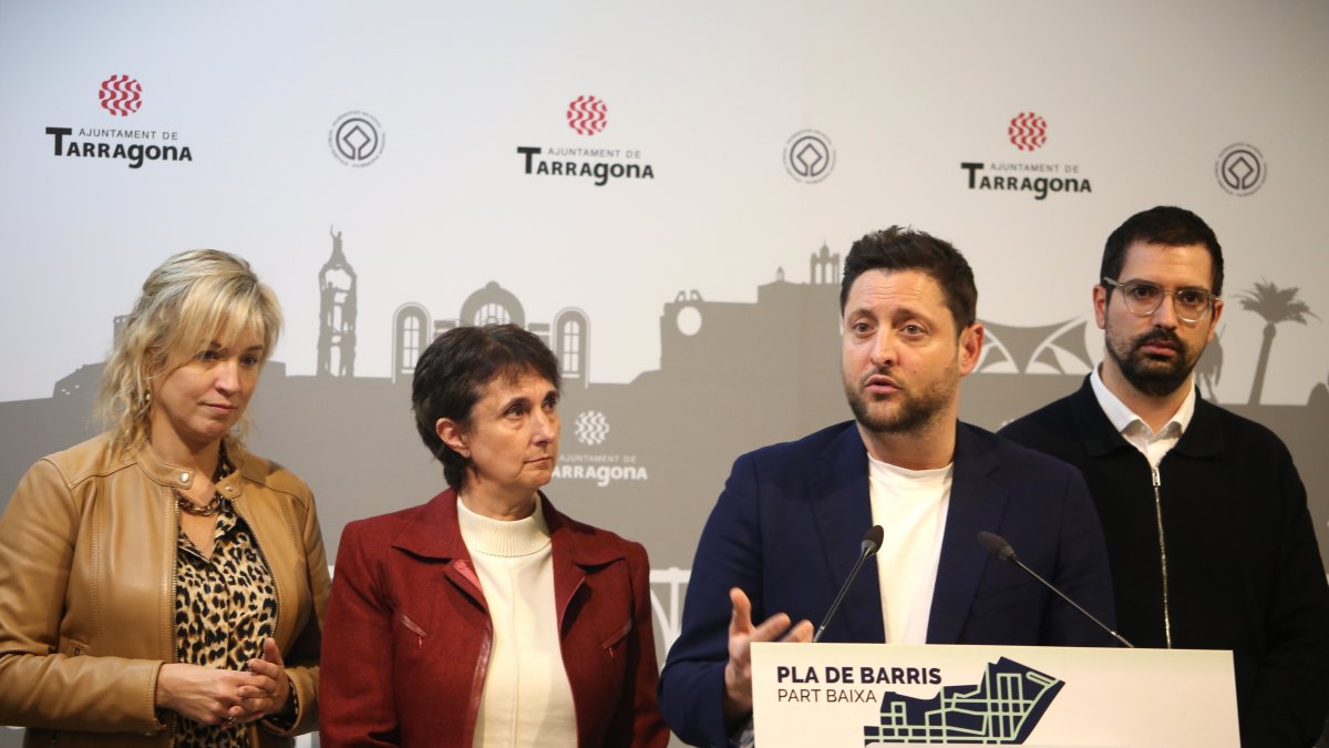 Rubén Viñuales en la rueda de prensa sobre el Pla de Barris