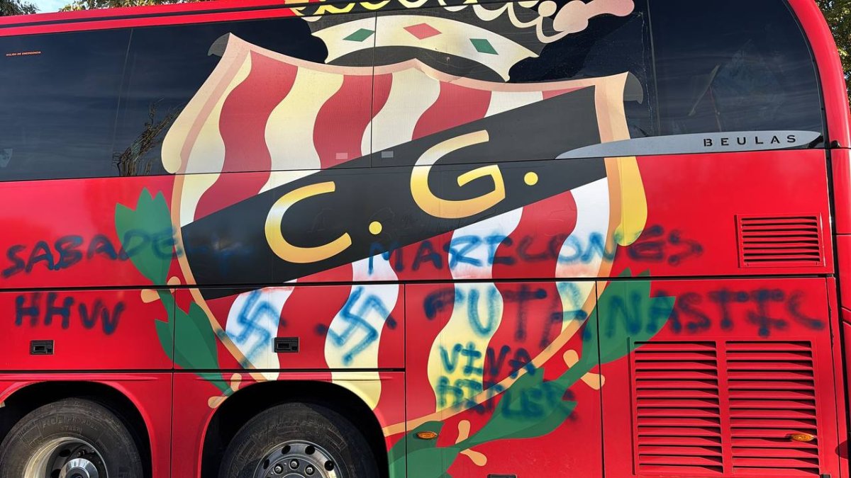 Les pintades que han aparegut aquesta matinada a l'autobús del Nàstic de Tarragona