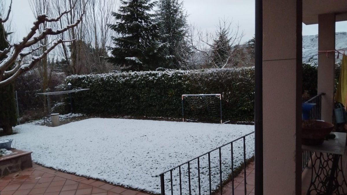 Prades se tiñe de blanco por primera vez este invierno