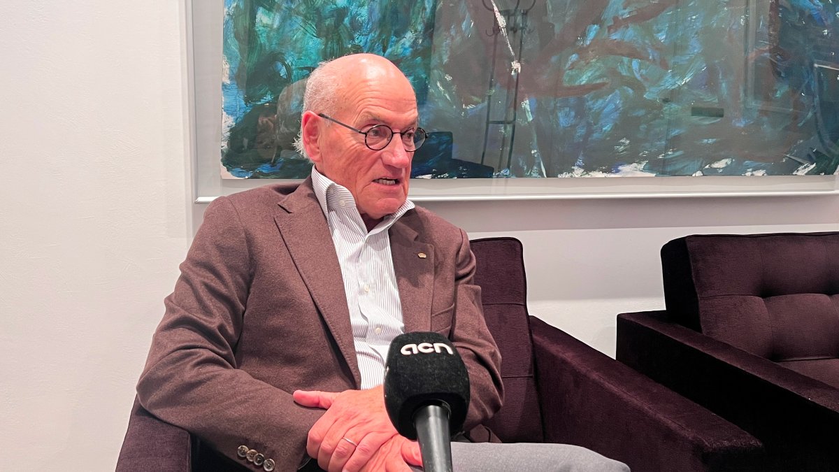 Imatge d'arxiu del president de l'Acadèmia Catalana de Gastronomia i Nutrició, Carles Vilarrubí, en un moment d'una entrevista amb l'ACN