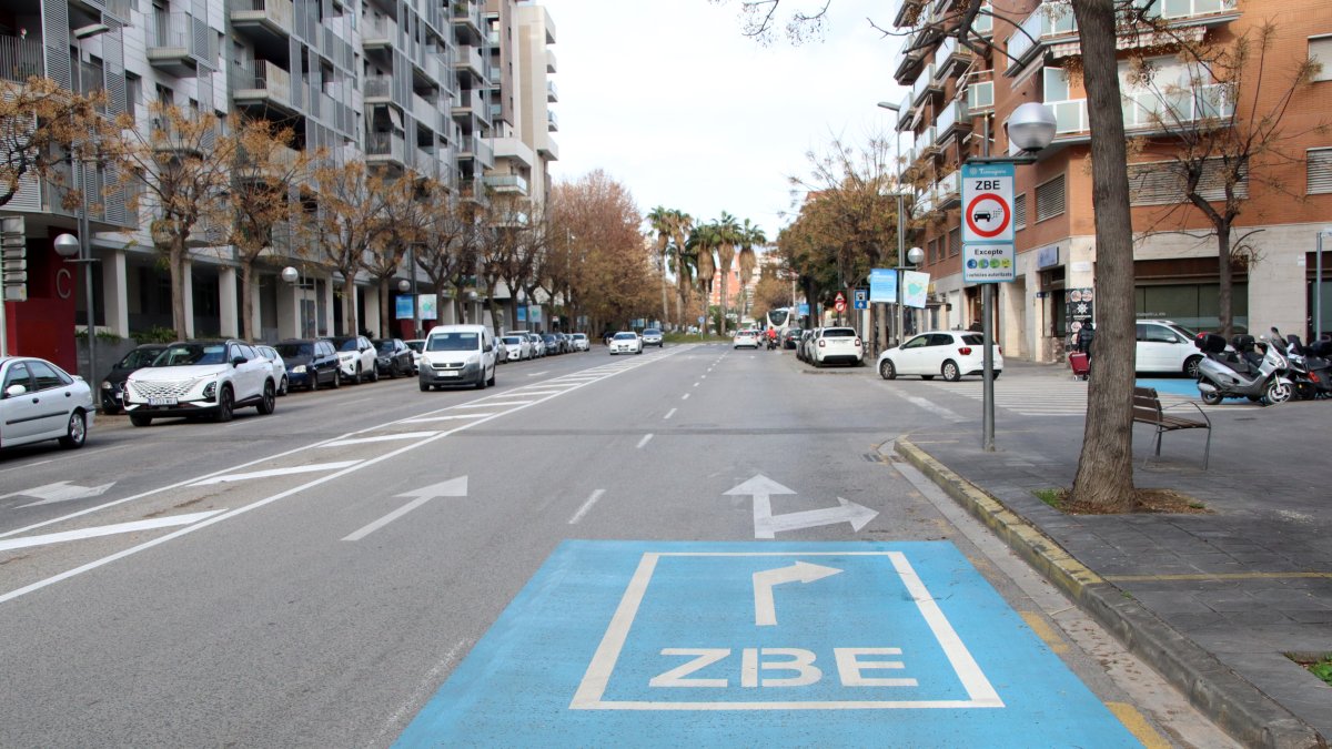 Imatge de la zona d'accés a la ZBE de Tarragona a l'avinguda Vidal i Barraquer