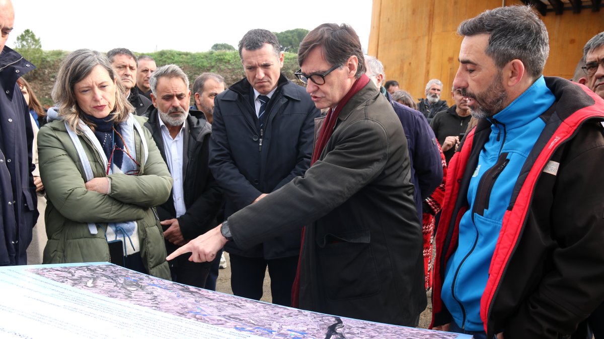 El presidente Illa visitando las obras de captación