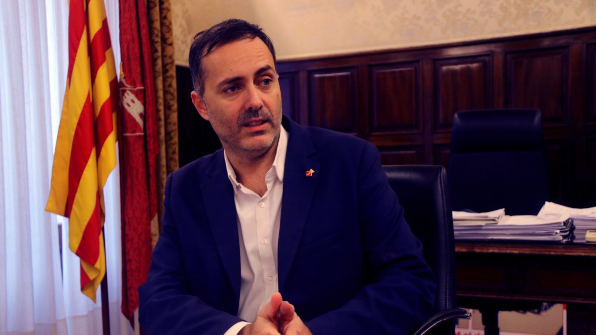 L'alcalde sortint de Tortosa, Jordi Jordan, al despatx d'alcaldia