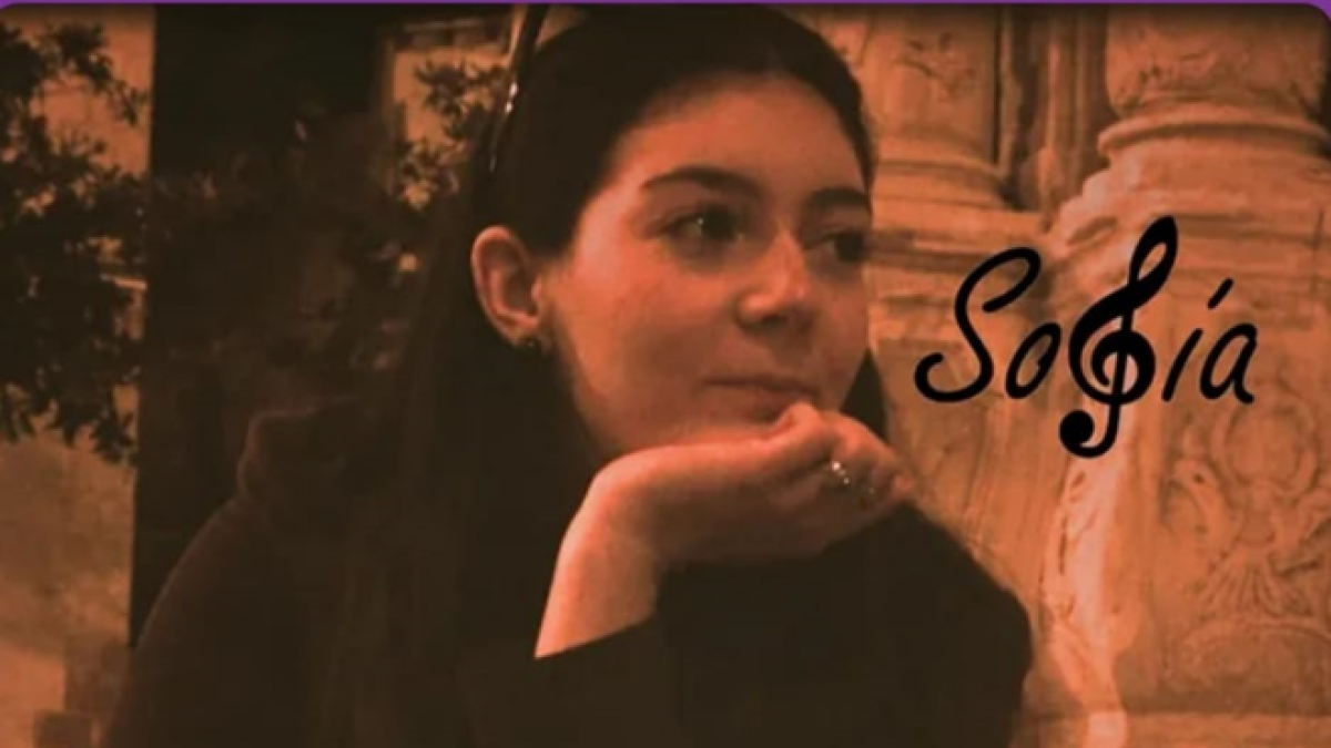 La cantautora Sofía Sánchez estrena la seva primera cançó en català