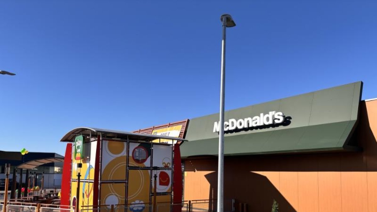 Part exterior del McDonald's del Vendrell