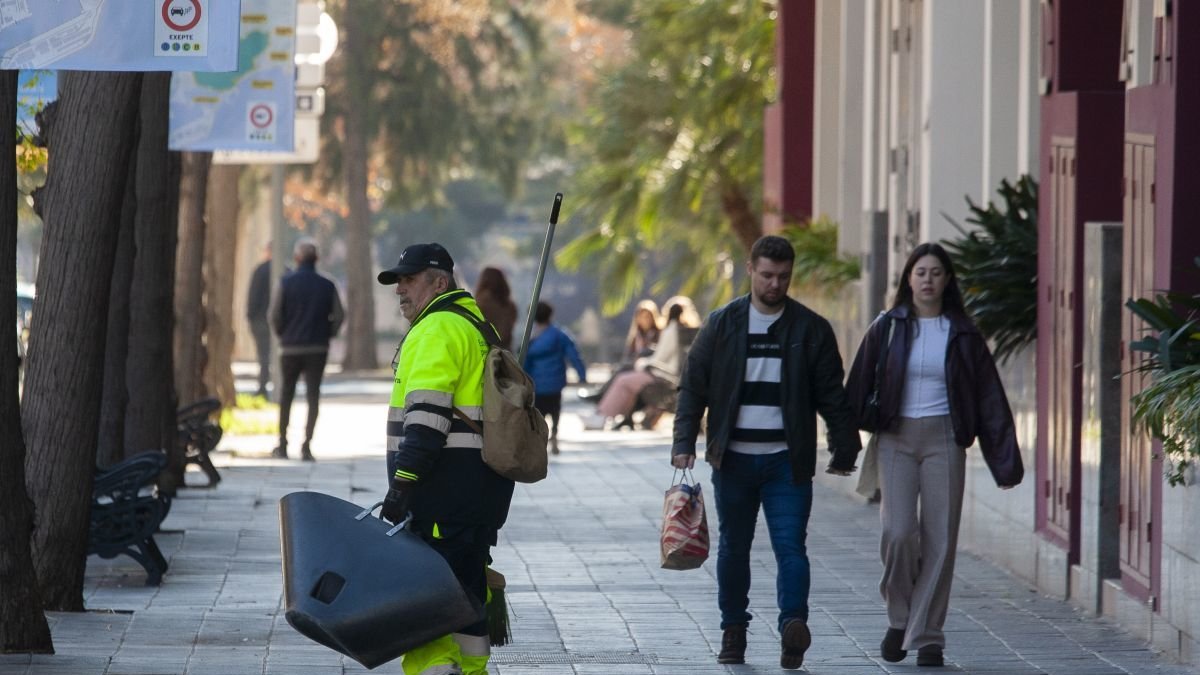 El nuevo sistema consiste en la creación de tres grupos de trabajo que cubren diferentes zonas de la ciudad: levante, centro-norte y ponente|poniente.