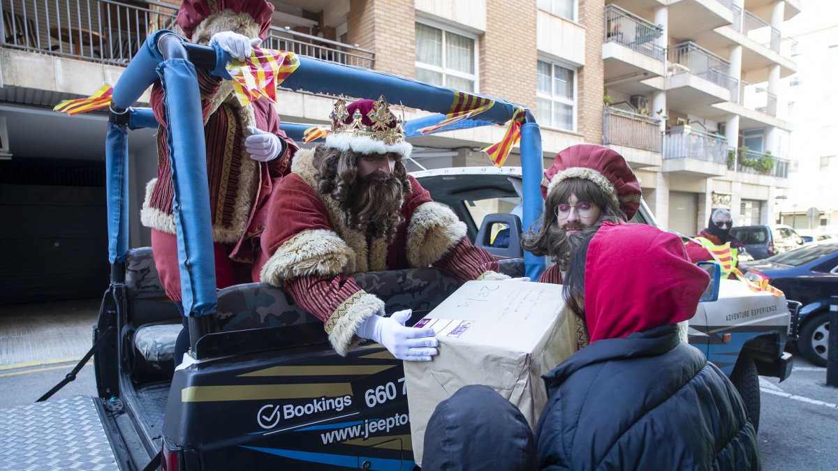 Entrega de regals dels Reis a Cambrils.
