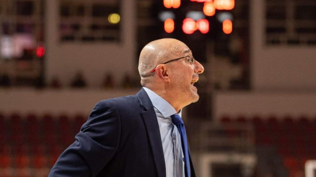 Ángel Fernández donante instrucciones a un partido