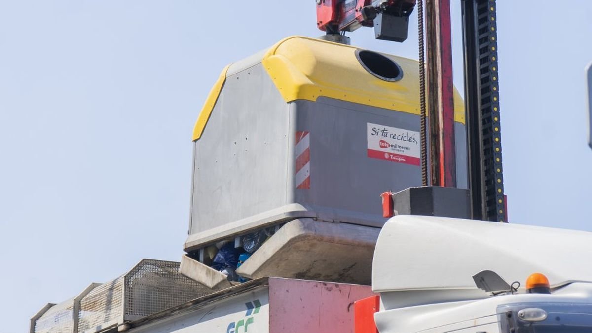 FCC sol·licita l’arxivament de l’expedient sancionador o, subsidiàriament, que només es consideri una de les tres infraccions proposades.