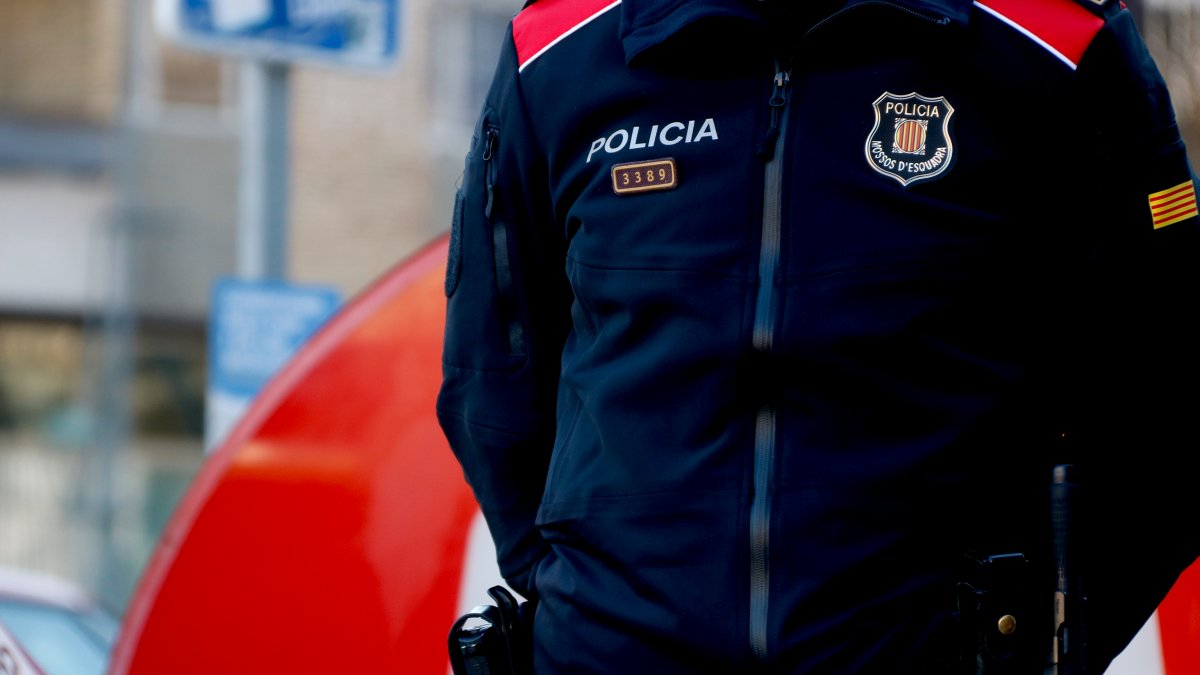 Un agent dels Mossos d'Esquadra, en una imatge d'arxiu.