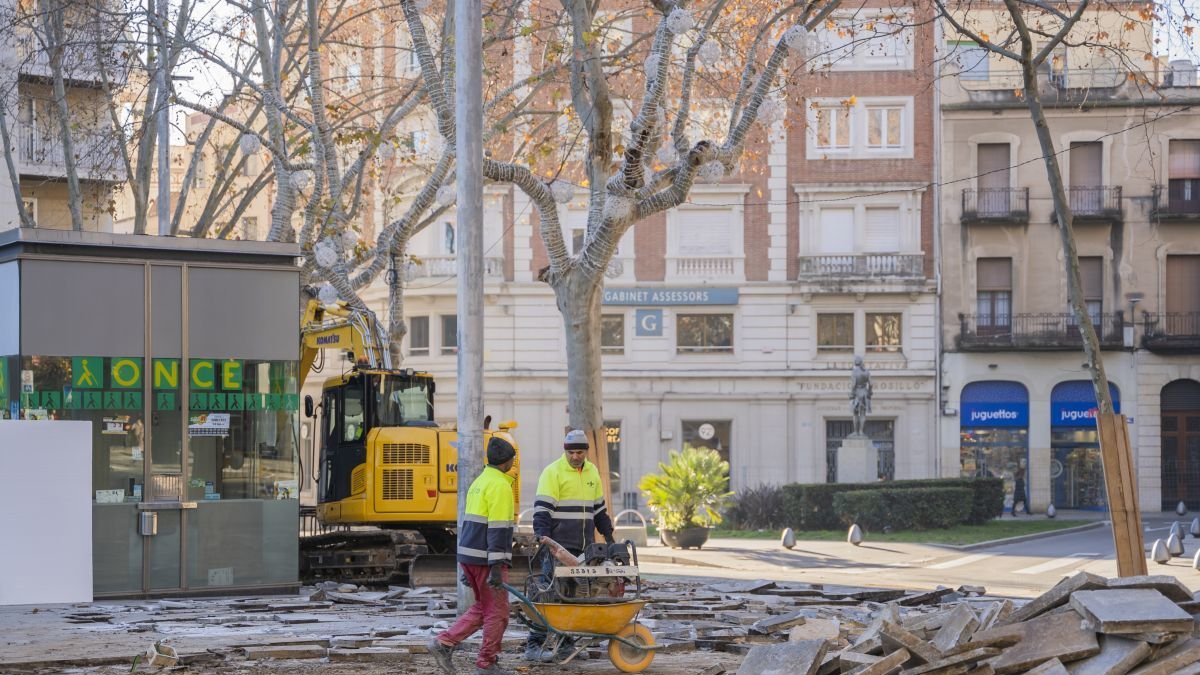 Fotografia de la tercera fase de les obres del carrer Ample i la plaça del Pintor Fortuny.