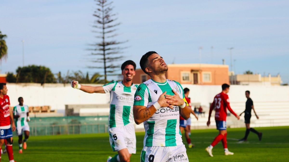 Zeki Díaz, qui fou el crack del Sanluqueño, ahir va rescindir el contracte.