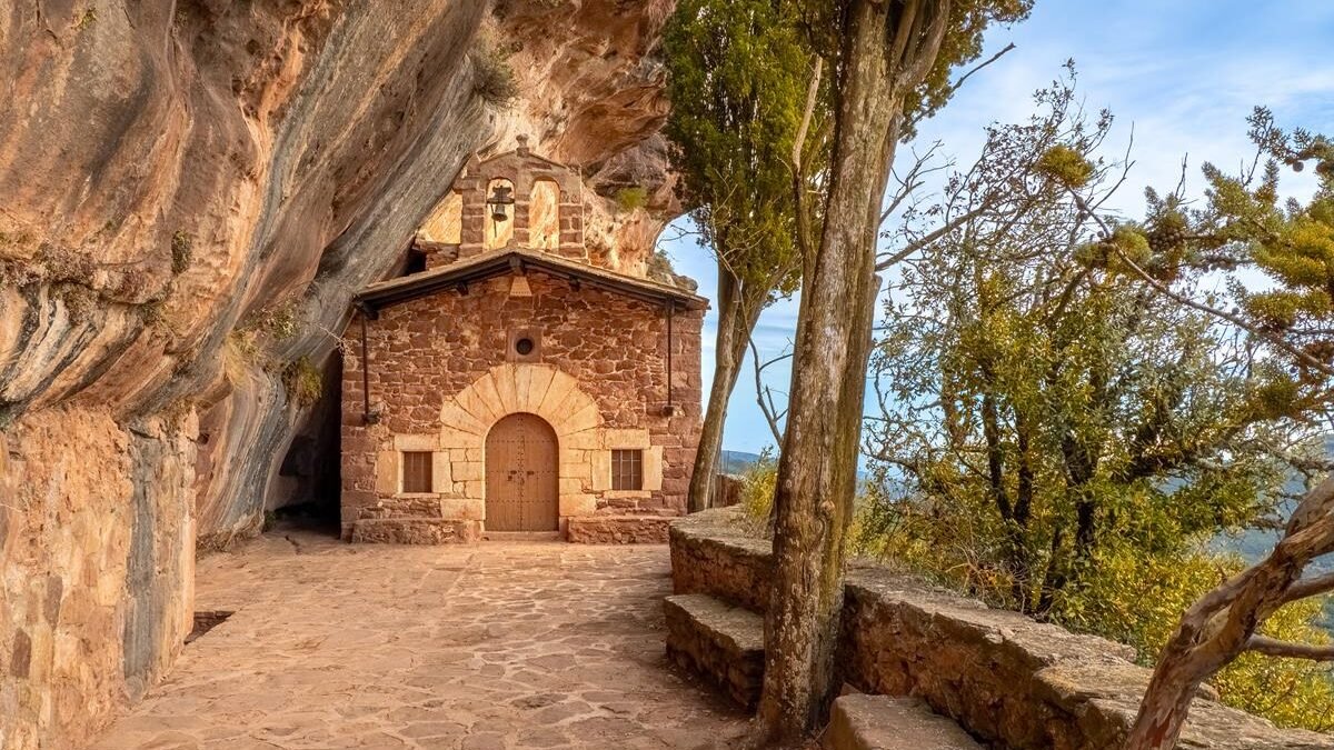 Imagen de la ermita de l'Abellera, en Prades.