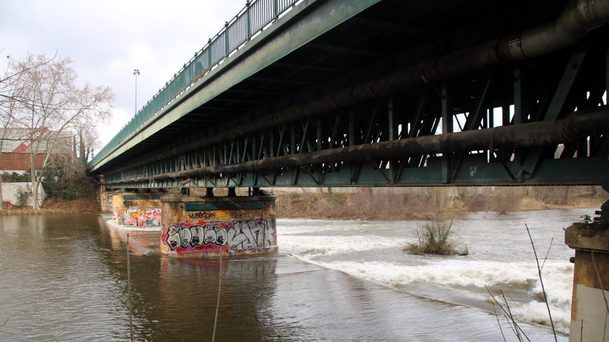 Pas del riu Ter per Girona, al pont de la Barca