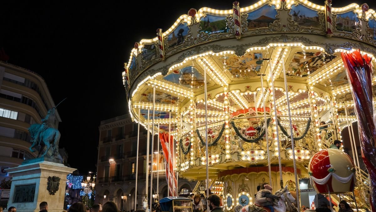 Fotografia dels Cavallets a la plaça de Prim durant la campanya de Nadal de 2025-2026.