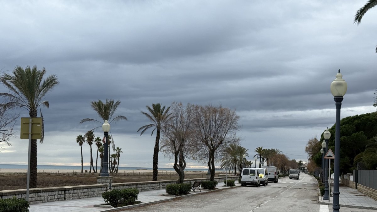 Coma-ruga recuperarà l’aparcament de rotació al passeig Marítim