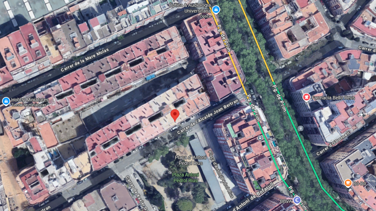 El fuego se ha producido en un piso del número 5 de la calle Alcalde Joan Bertran.