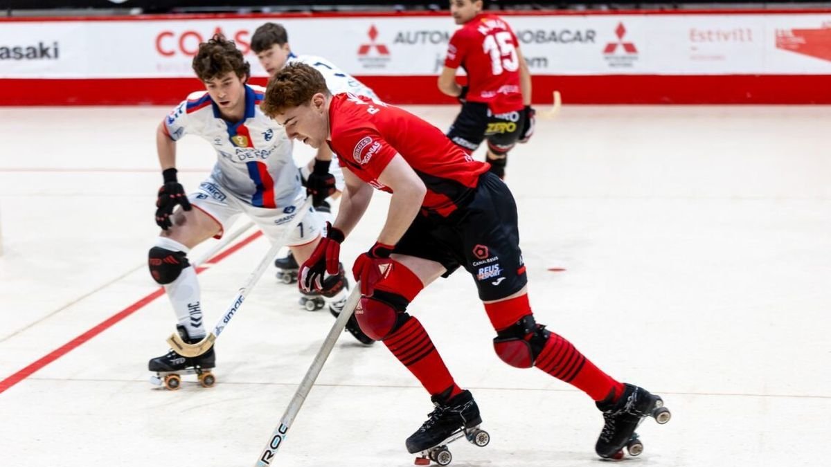 El roig-i-negre Pol Martínez durant el duel de Champions contra l'Igualada.