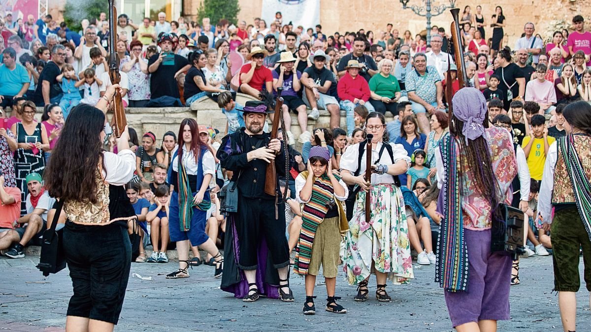 Imatge d’arxiu del Quadre de Santa Rosalia. Entitats fan una crida per crear un grup estable de teatre amateur i recuperar la llegenda.